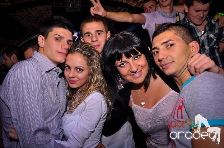 Noapte de distracţie în Escape,