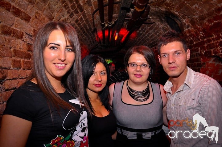 Noapte de distracţie în Escape,