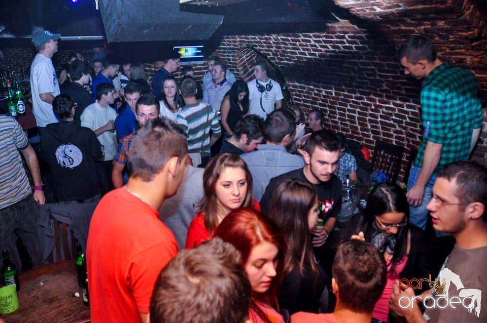 O nouă petrecere studenţească tip NMD,
