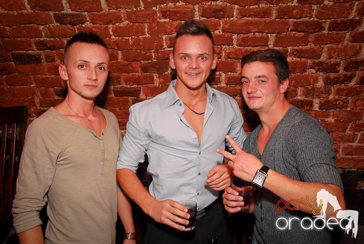 O zi obişnuită în Escape - party la maxim!,