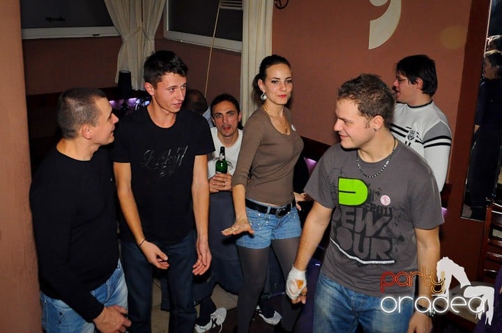 Party anti-fiţe continuă în Chanson, 