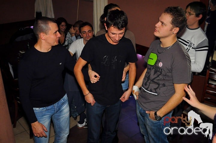 Party anti-fiţe continuă în Chanson, 