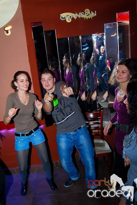 Party anti-fiţe continuă în Chanson, 