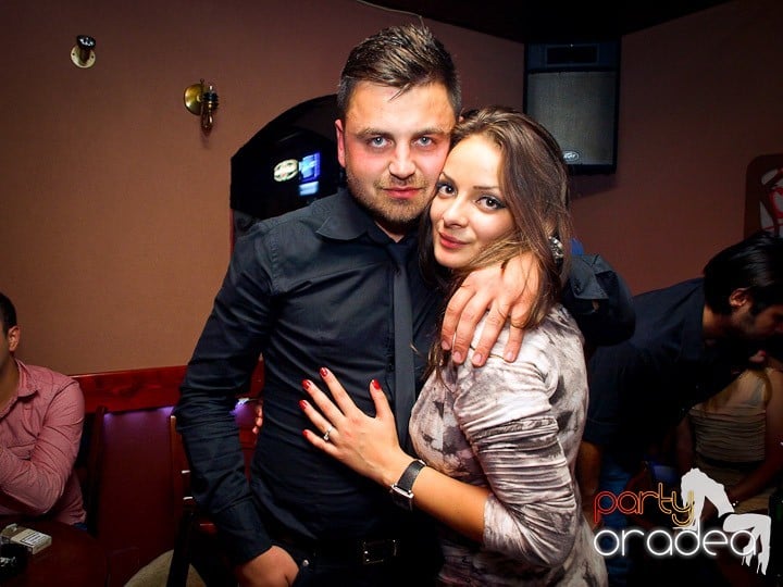 Party cu DJ Cristiano continuă şi sâmbătă, 