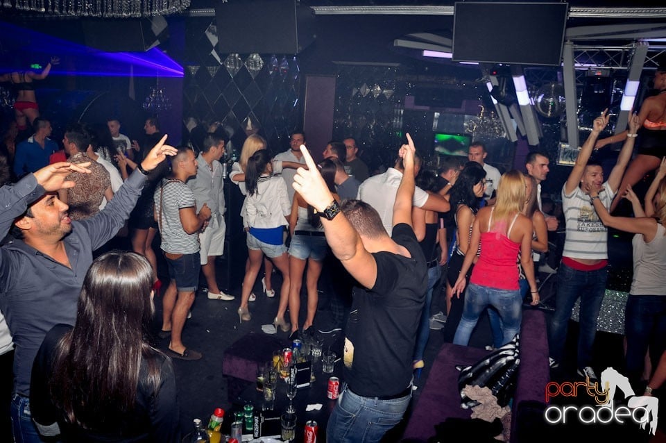 Party cu Roboman în The One, 