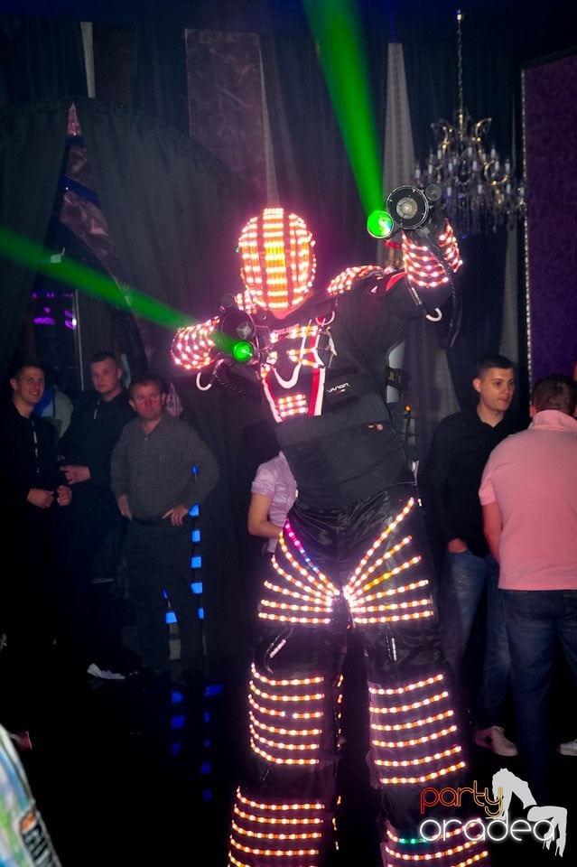 Party cu Roboman în The One, 
