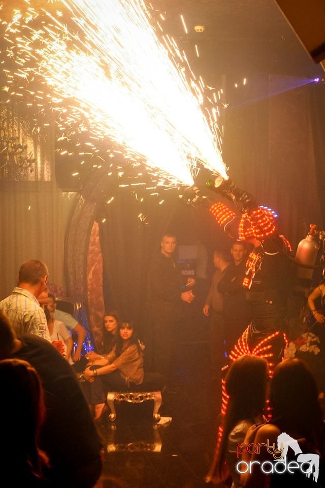 Party cu Roboman în The One, 