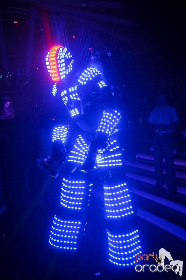 Party cu Roboman în The One, 