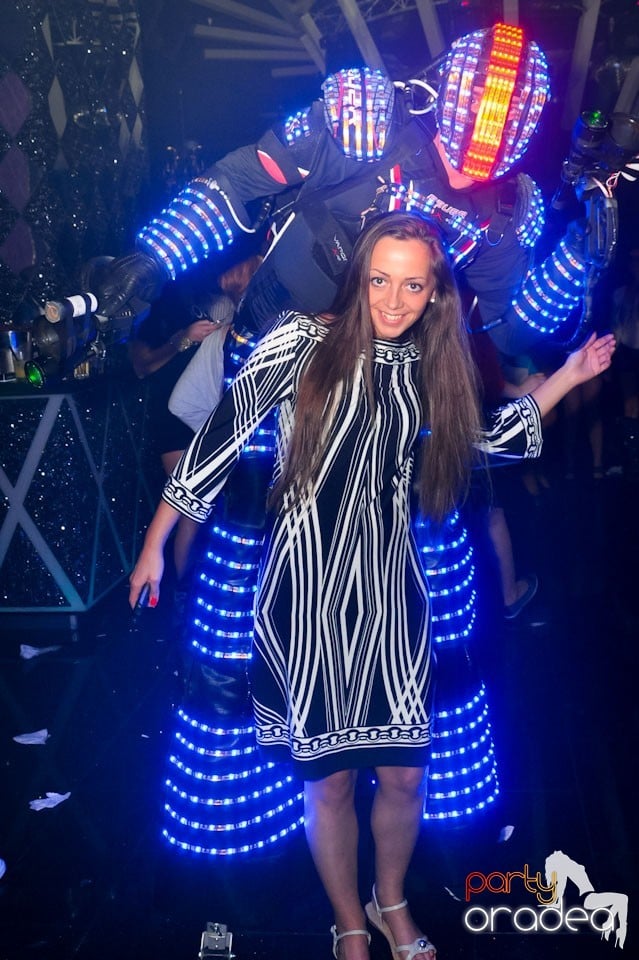 Party cu Roboman în The One, 