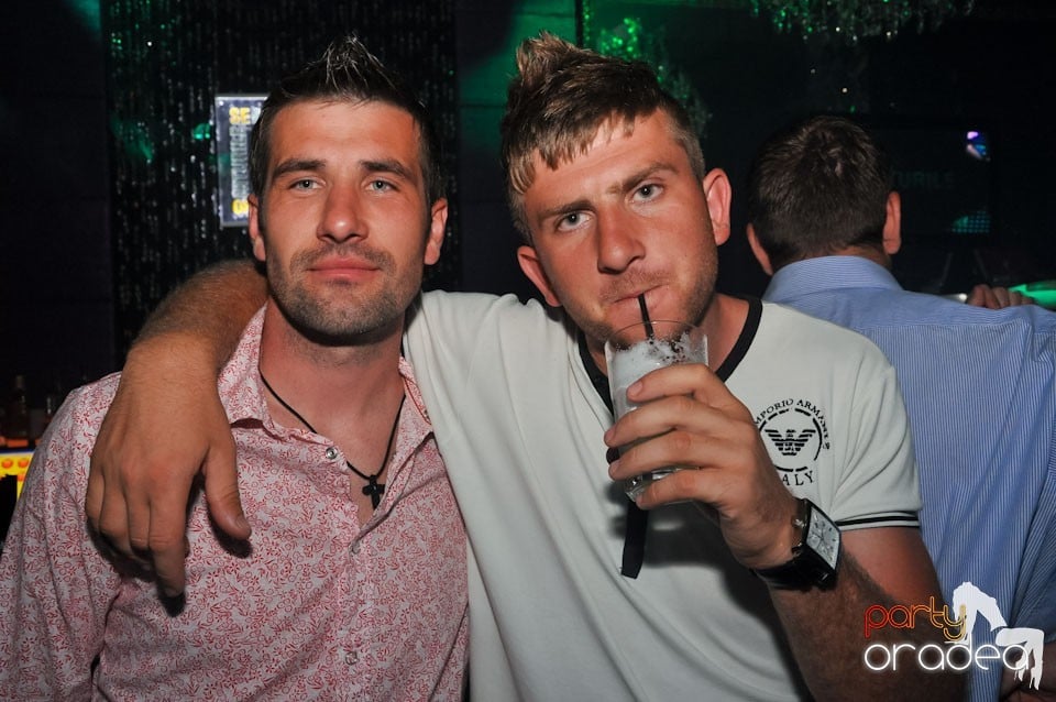 Party cu Roboman în The One, 