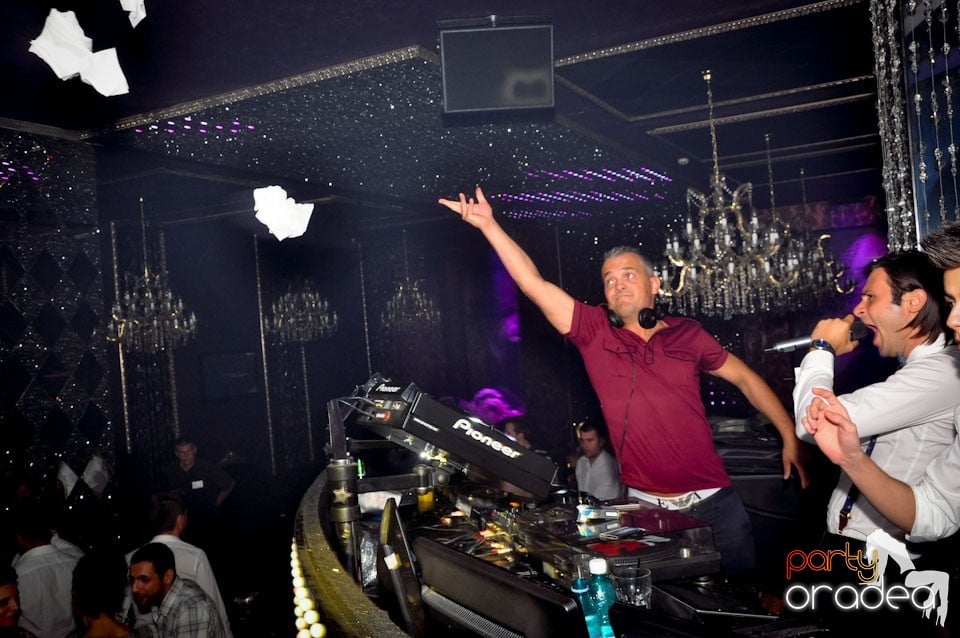 Party cu Roboman în The One, 