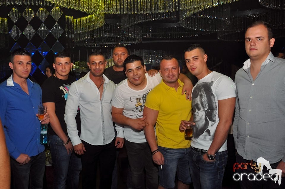 Party cu Roboman în The One, 