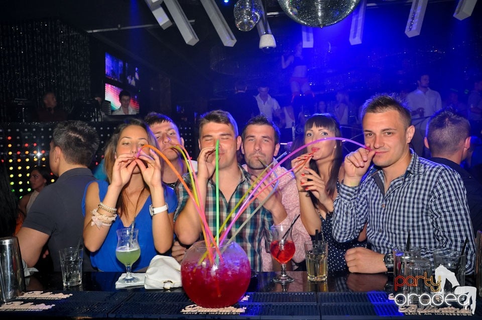 Party cu Roboman în The One, 