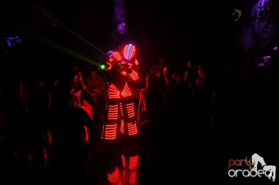 Party cu Roboman în The One, 