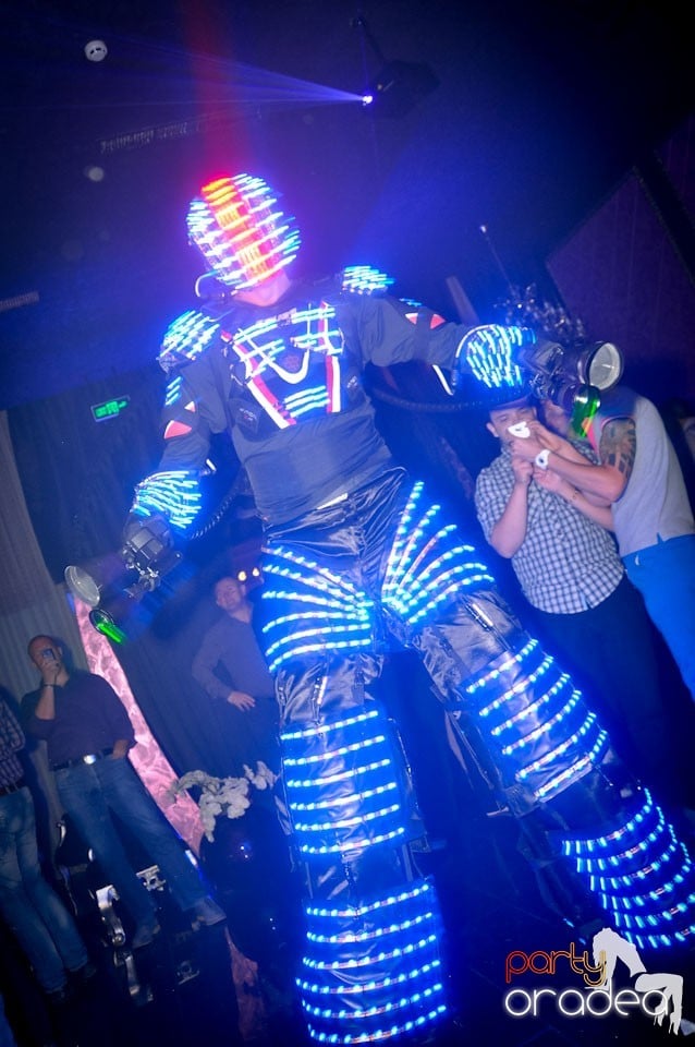 Party cu Roboman în The One, 