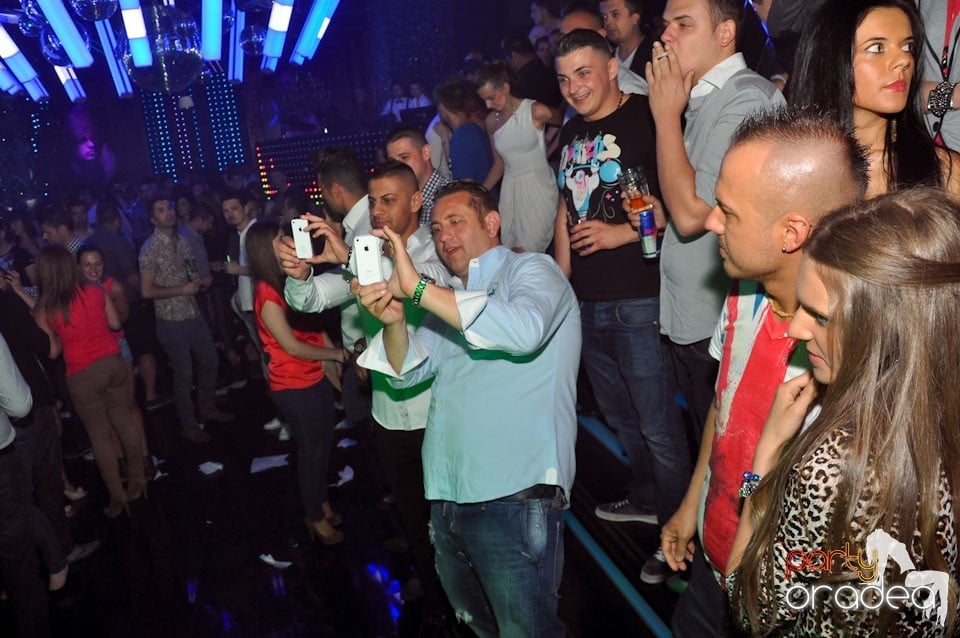 Party cu Roboman în The One, 