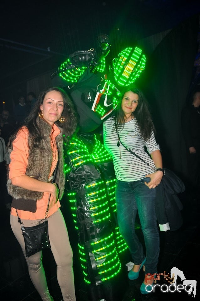 Party cu Roboman în The One, 