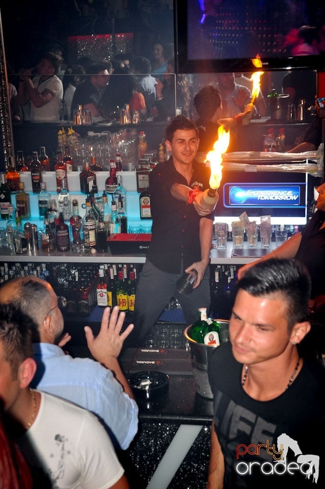 Party cu Roboman în The One, 