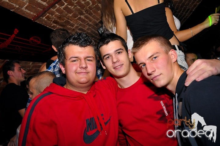 Party @ Escape, 