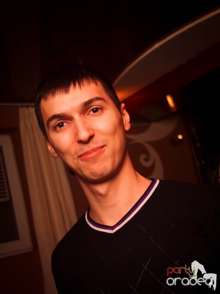 Party în Chanson Café,