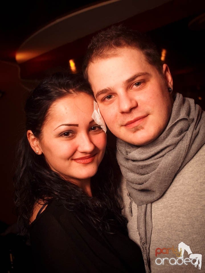 Party în Chanson Café,
