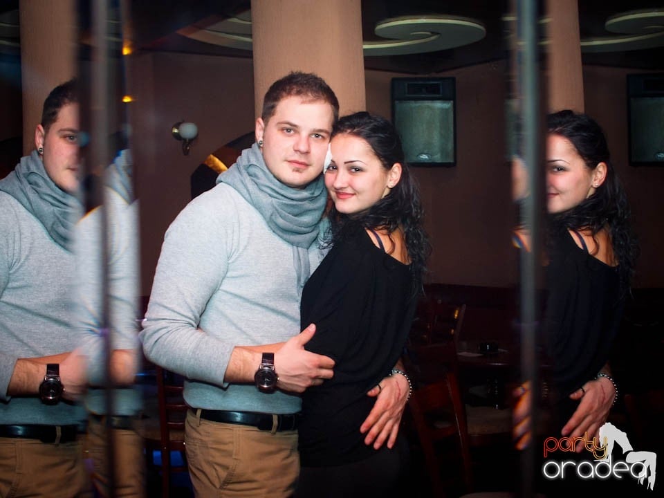 Party în Chanson Café,