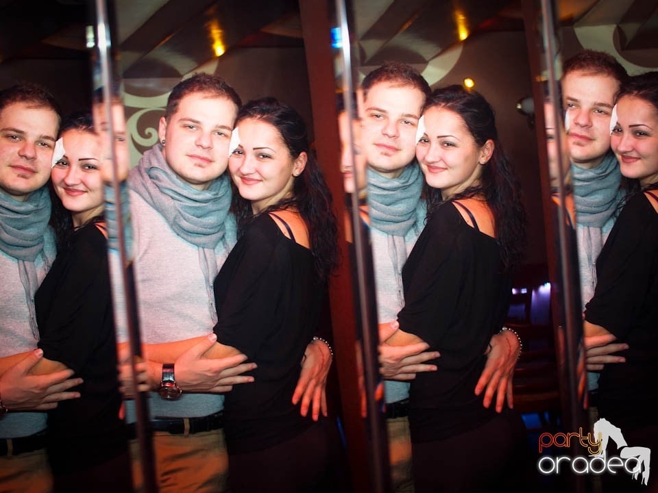 Party în Chanson Café,