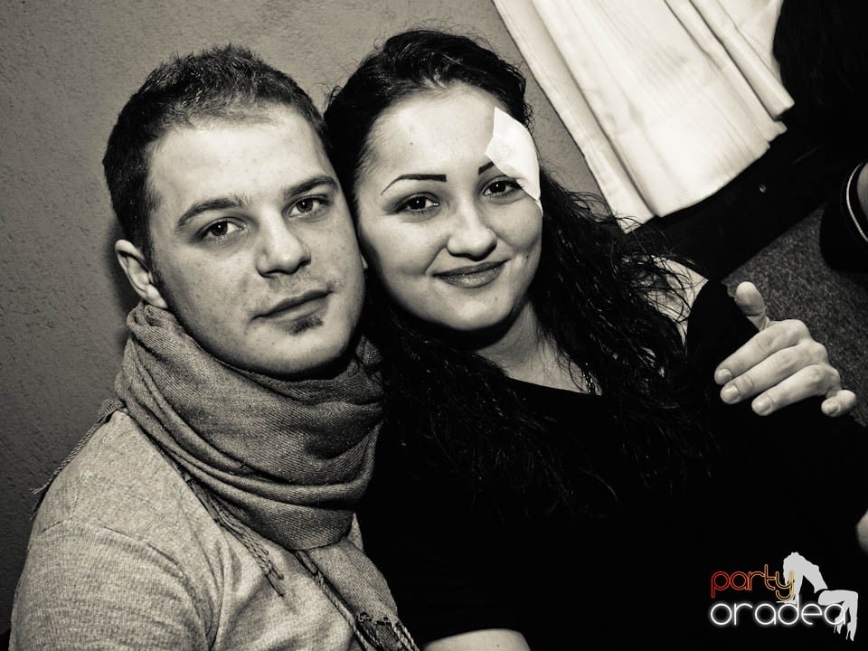 Party în Chanson Café,