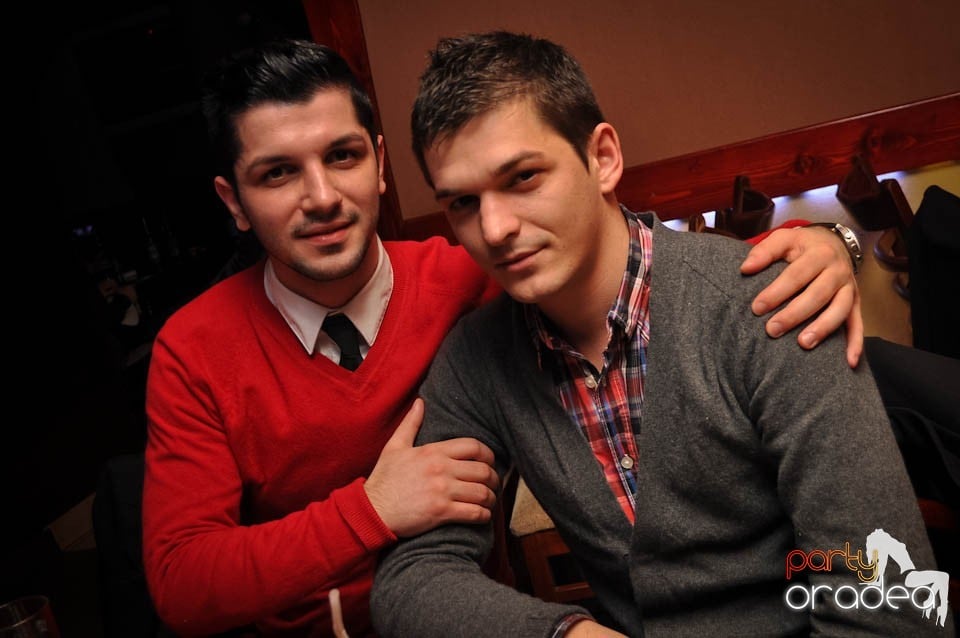 Party în Chanson Café,