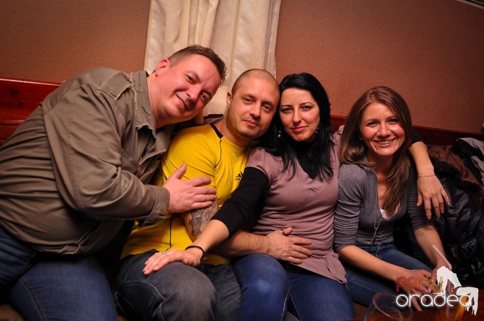 Party în Chanson Café,