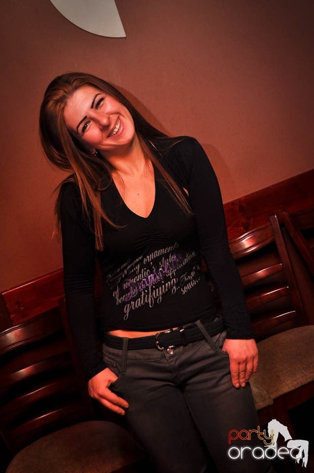 Party în Chanson Café,