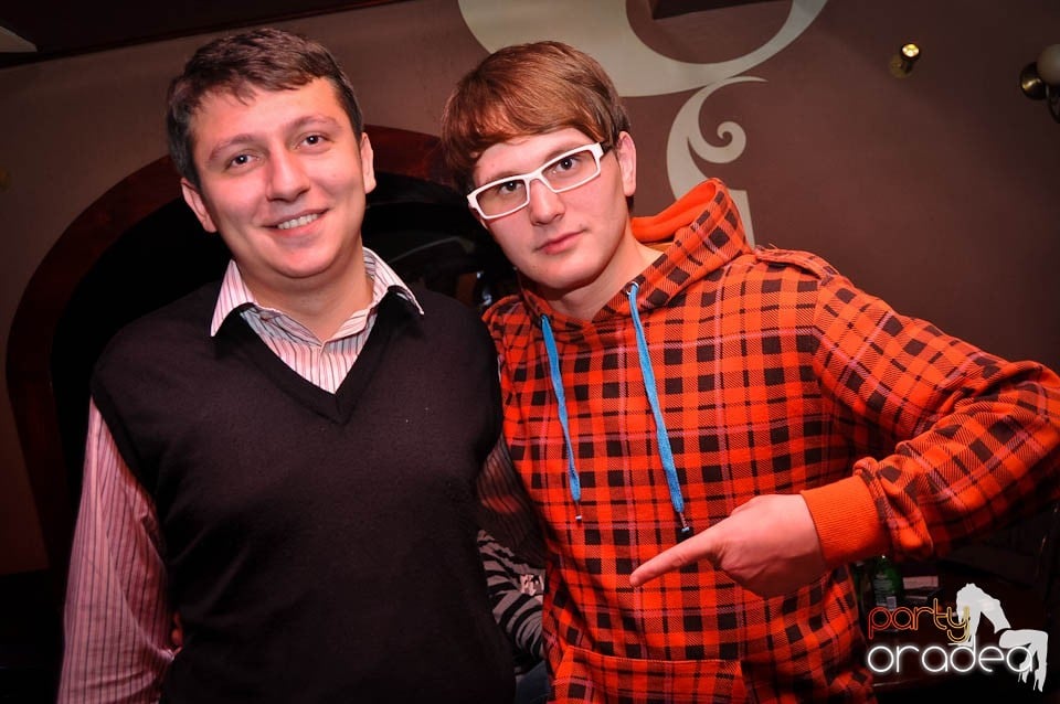 Party în Chanson Café,