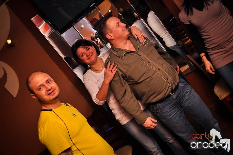 Party în Chanson Café,