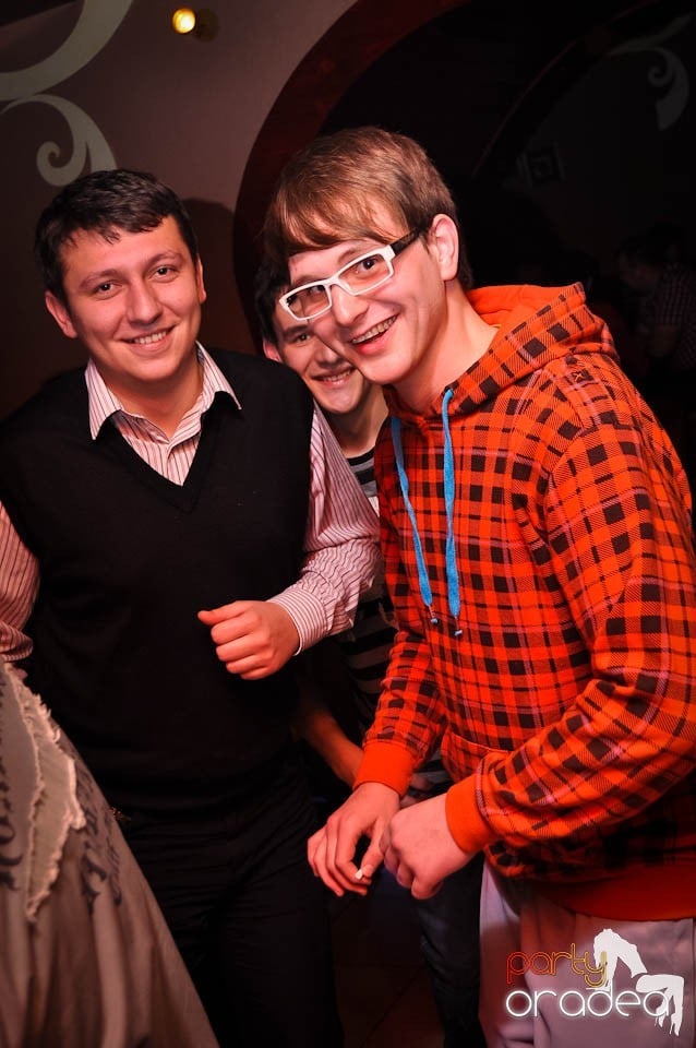 Party în Chanson Café,