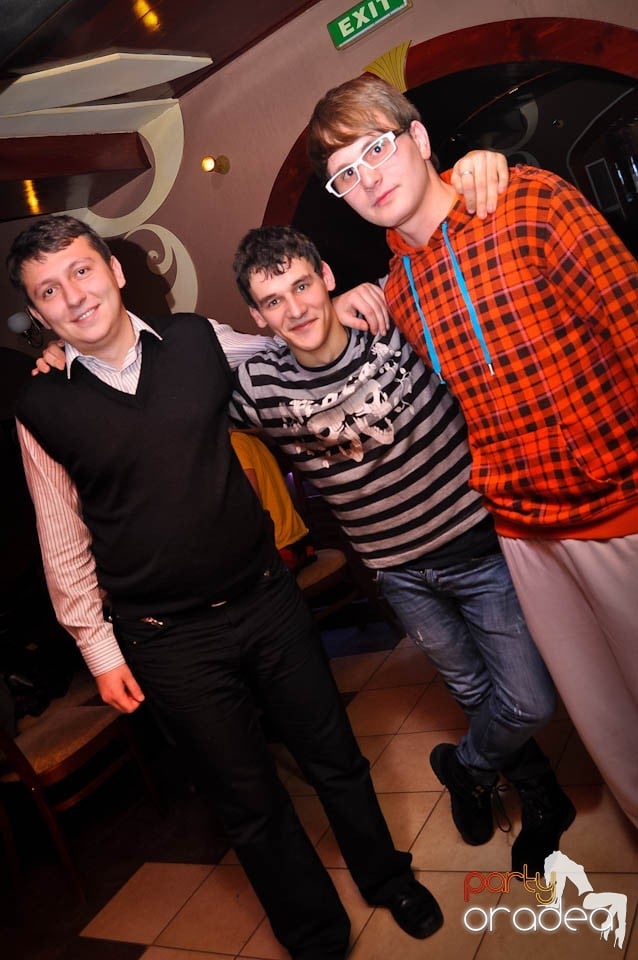 Party în Chanson Café,