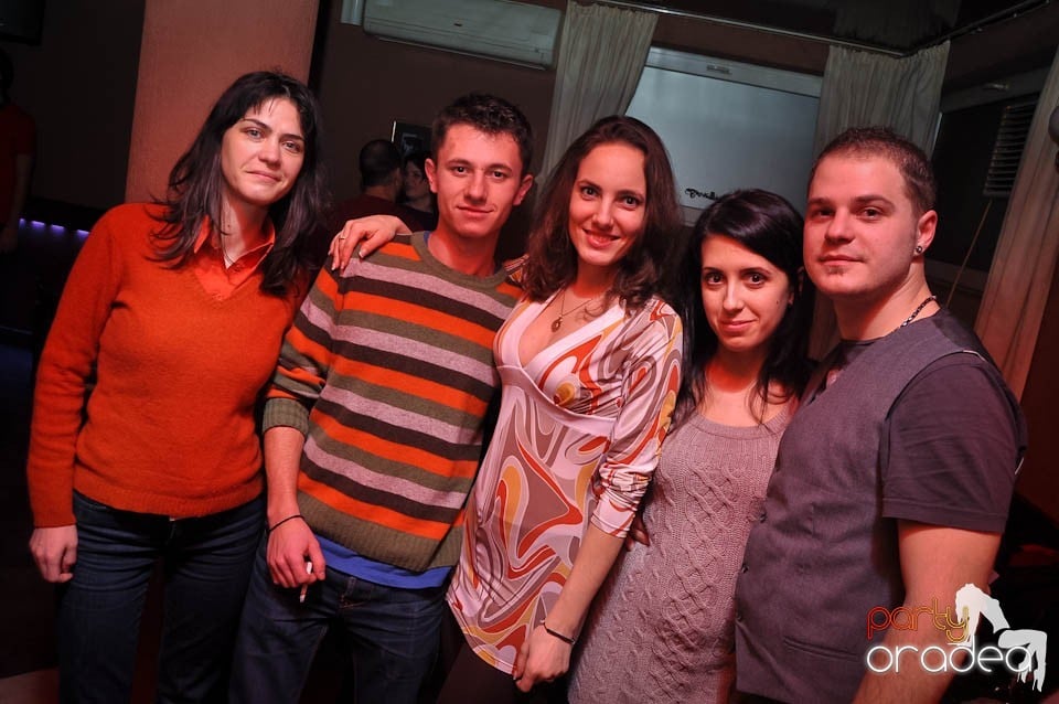 Party în Chanson Café,