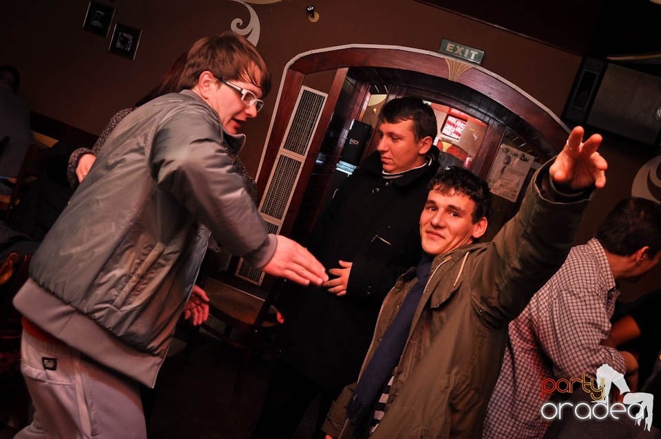 Party în Chanson Café,
