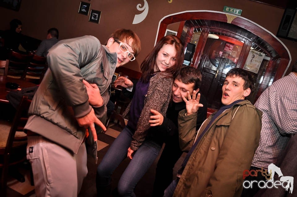 Party în Chanson Café,