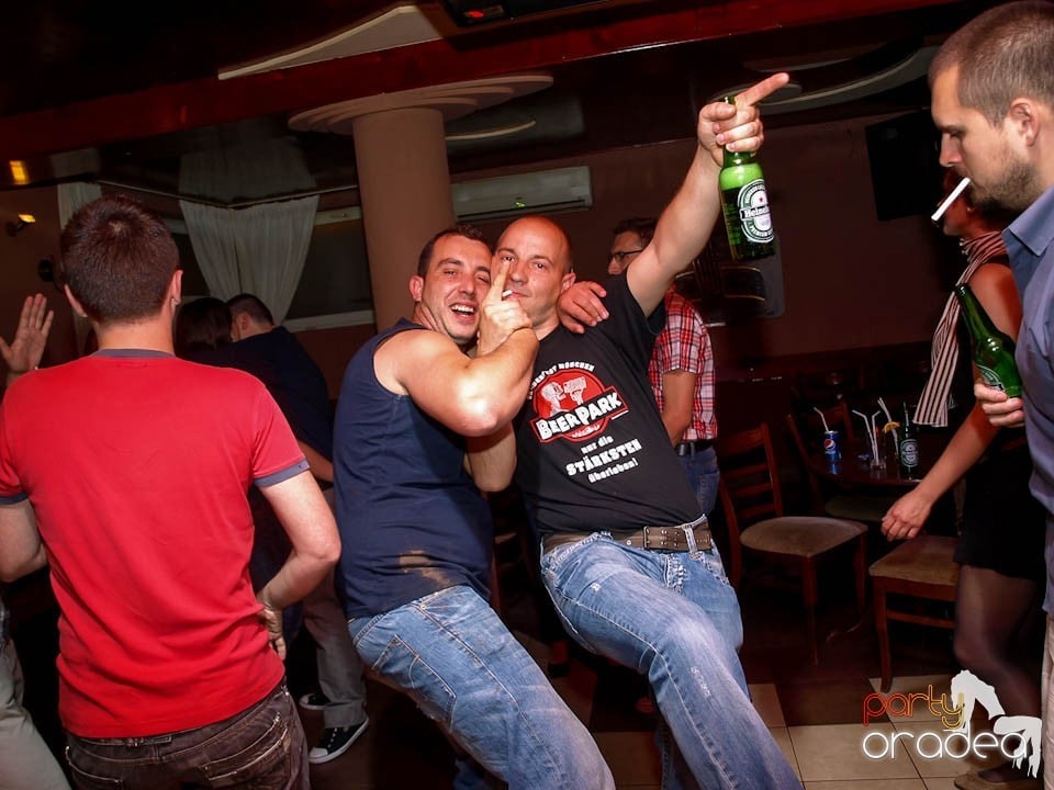 Party în Chanson, 
