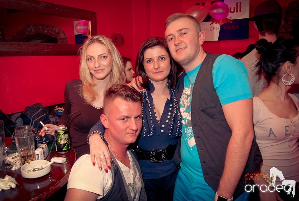 Party în Club Downtown, 