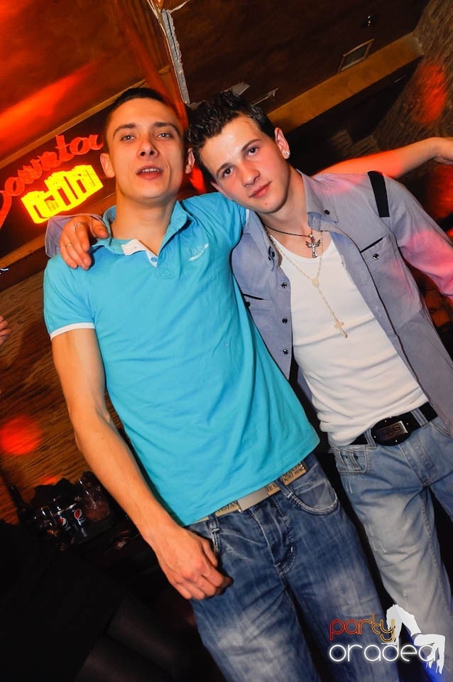Party în Club Downtown, 