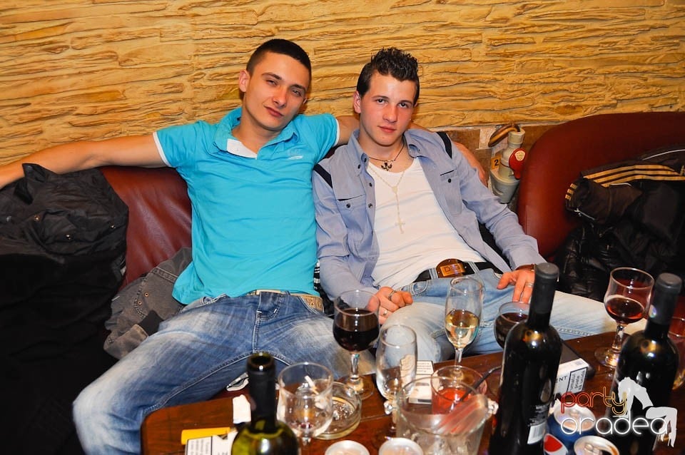 Party în Club Downtown, 