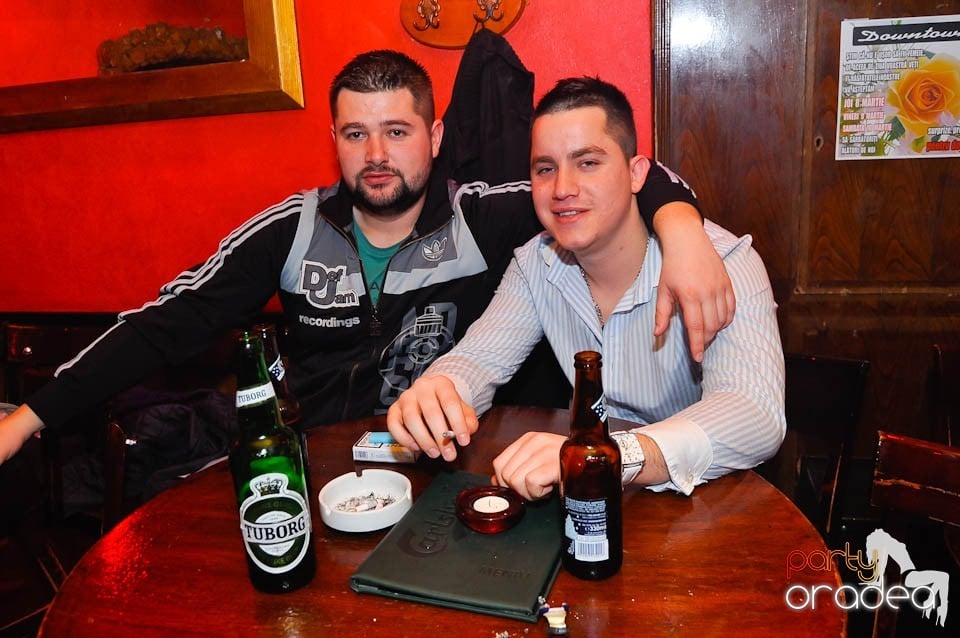 Party în Club Downtown, 