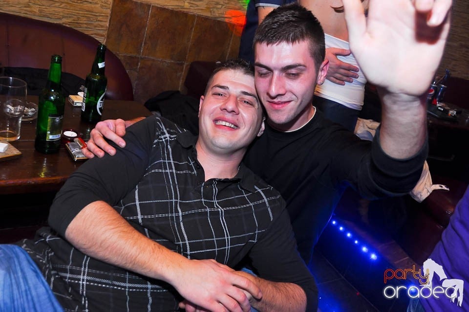 Party în Club Downtown, 