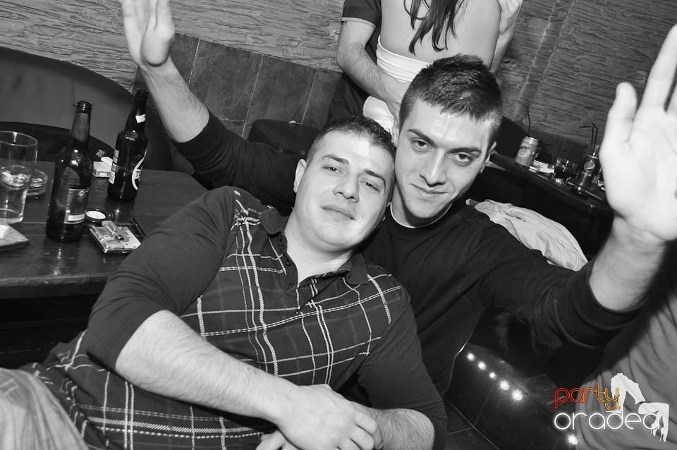 Party în Club Downtown, 