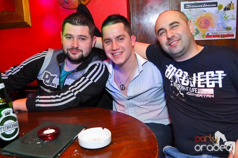 Party în Club Downtown, 