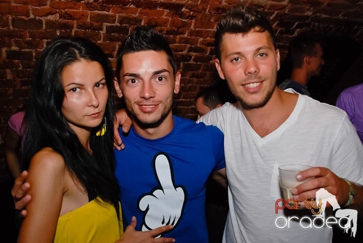 Party în Club Escape, 
