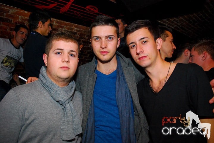 Party în Club Escape, 