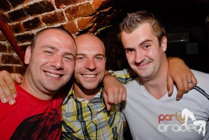 Party în Club Escape, 