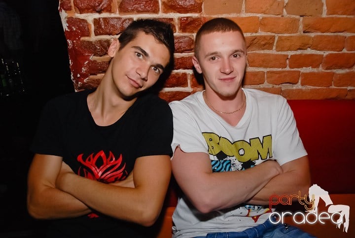 Party în Club Escape, 